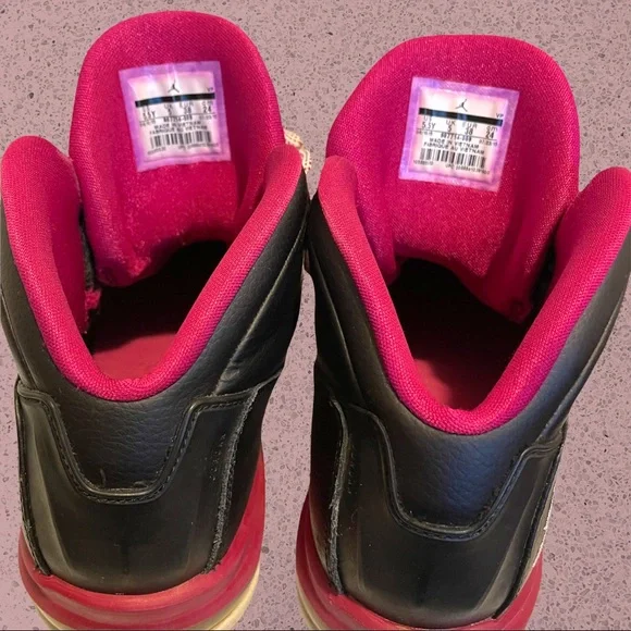 Nike Air Jordan Big Girl Shoes Size 5.5 - Picture 3 of 4